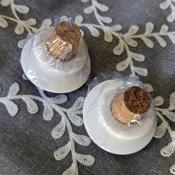 Clever Bottle Stoppers Set New - Picture 3 of 4